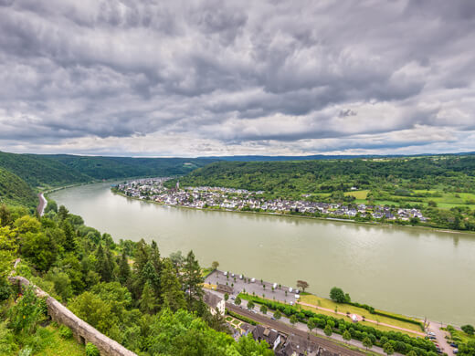 Rheinblick bei Brey: Wandern entlang der Weinfelder im Mittelrheintal 2