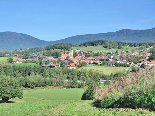 In Bodenmais wandern: den Kinderwanderweg mit Fitnessparcours über die Riederinfelsen erkunden 3